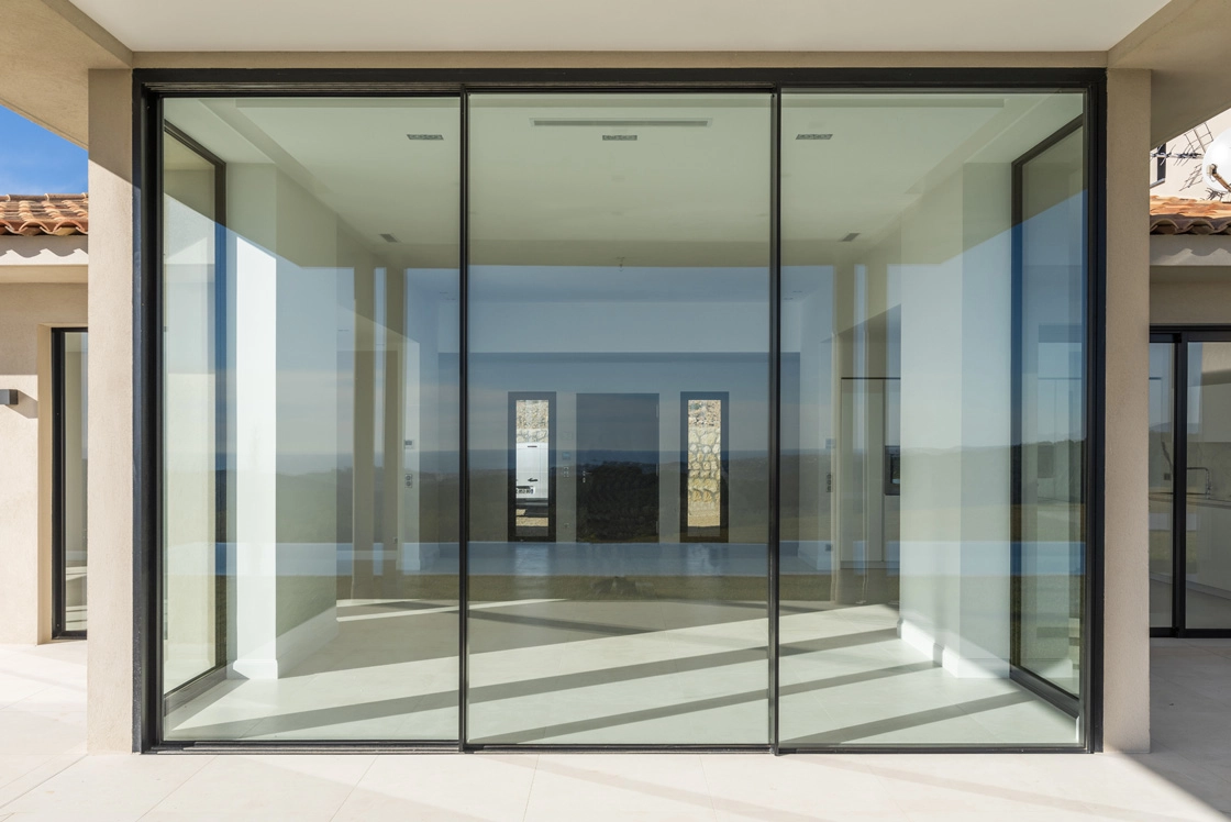 Windows for Oakville Luxury Homes: Matching Premium Glazing to Lakeside Living